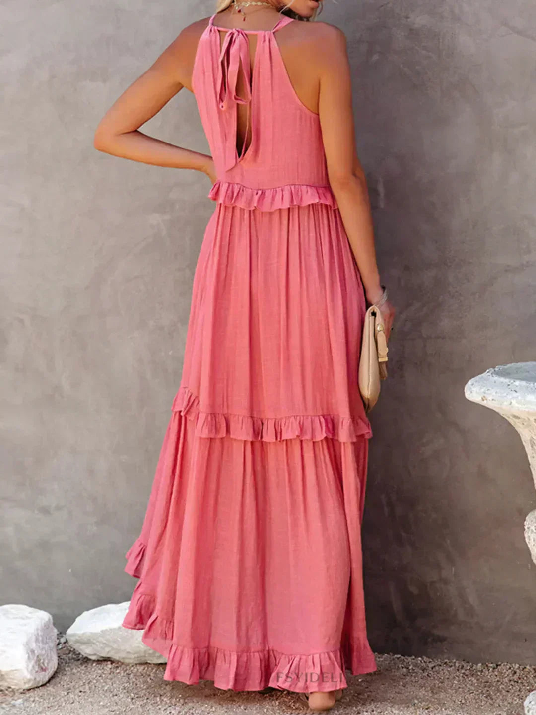Delilah - Abito Elegante con Collo All'Americana e Rouches