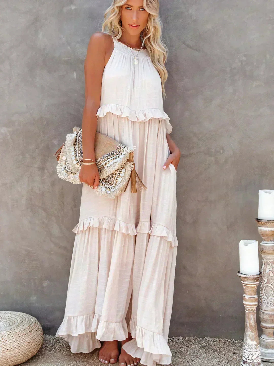 Delilah - Abito Elegante con Collo All'Americana e Rouches