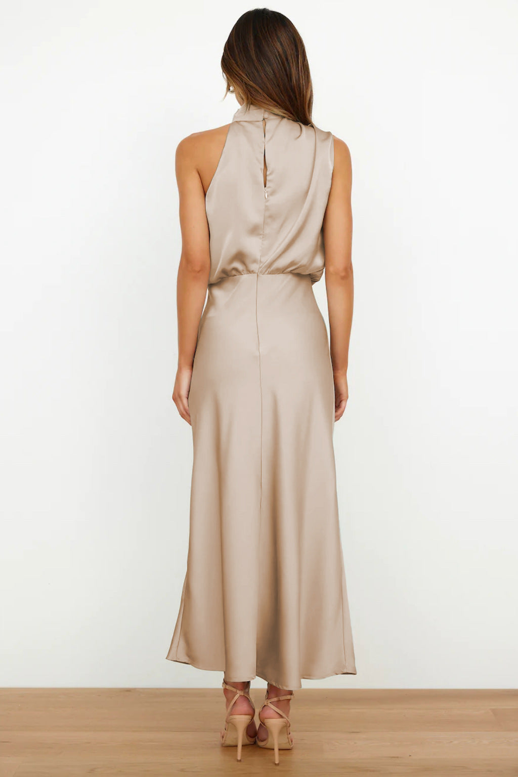 Lydia™ | Abito Lungo con Scollo a V all'Americana