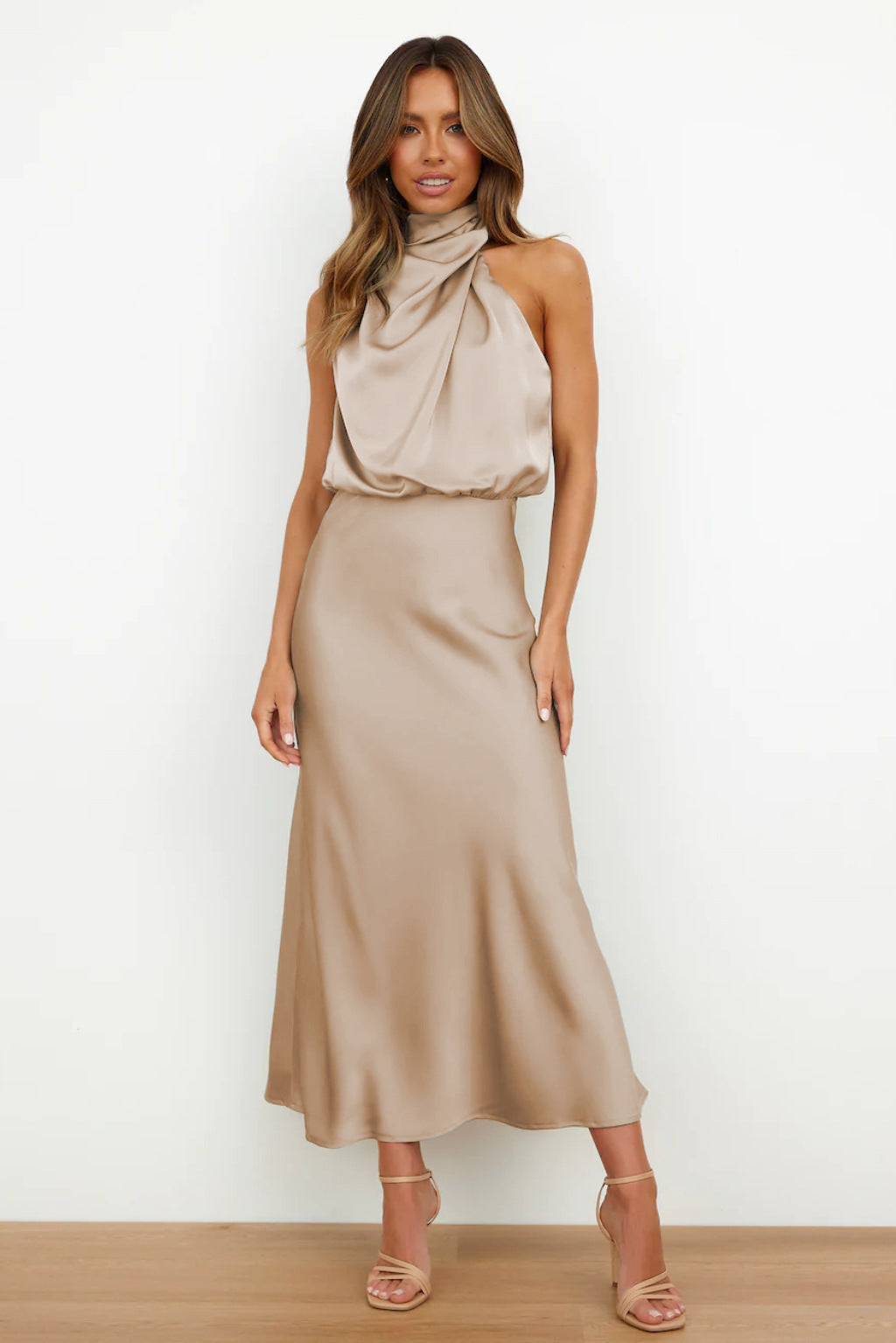 Lydia™ | Abito Lungo con Scollo a V all'Americana