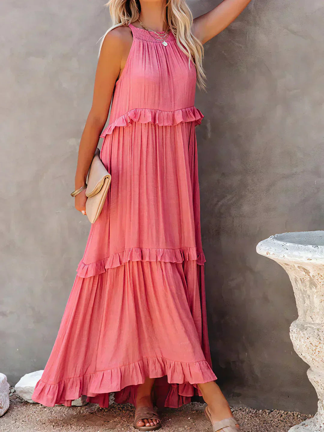 Delilah - Abito Elegante con Collo All'Americana e Rouches