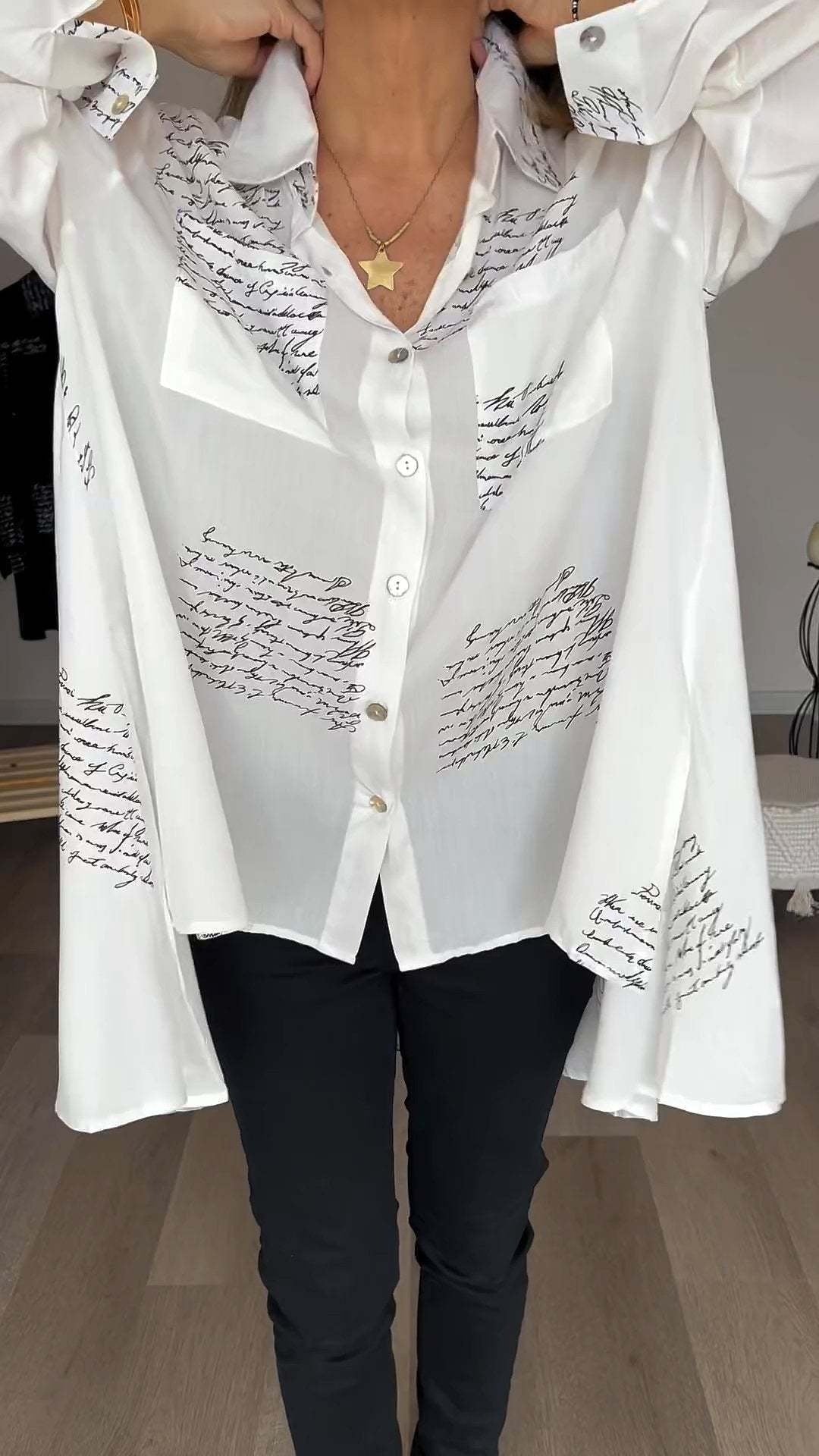 Callista™ | Camicia Button-Up Scritta a Mano
