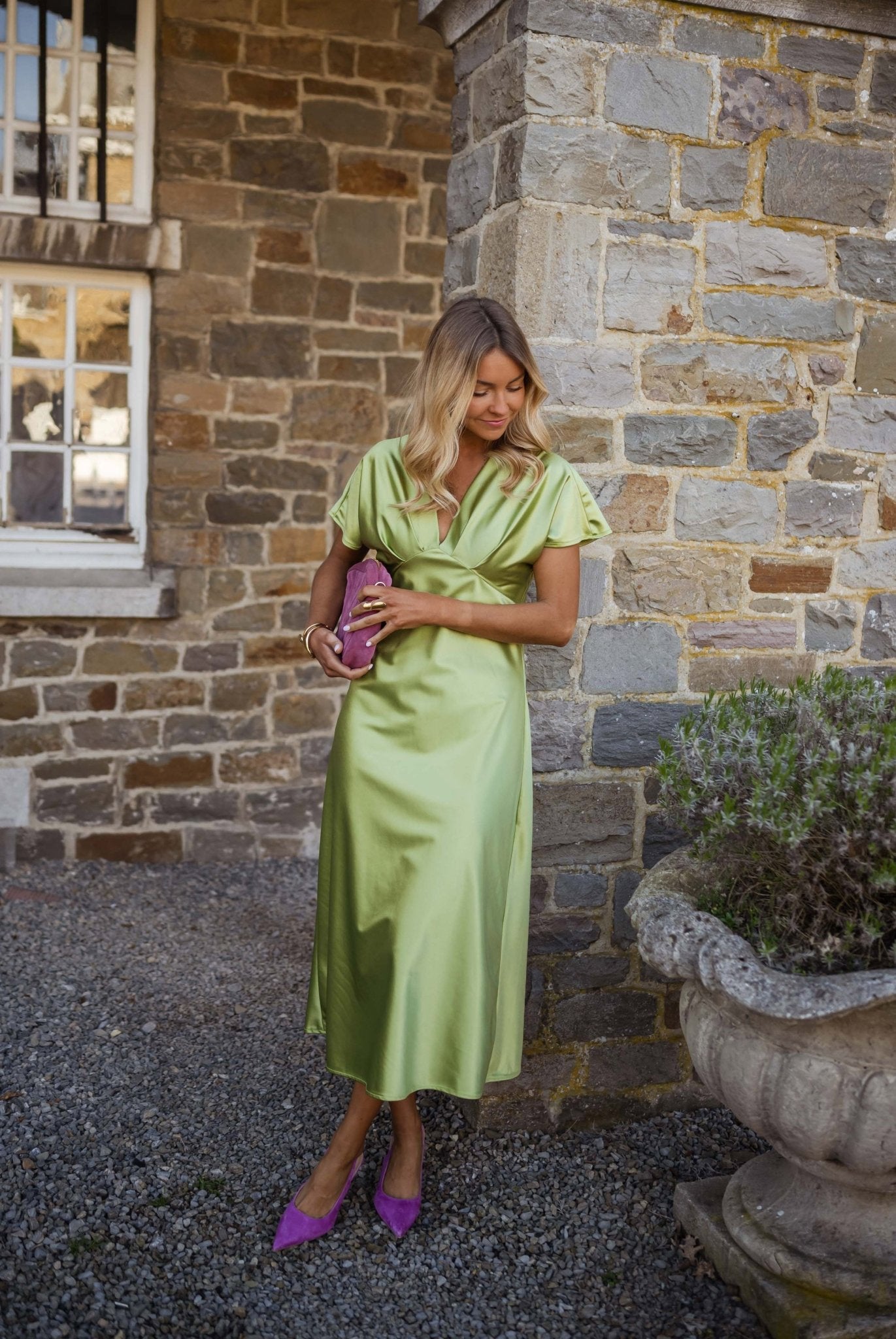 Eleonore™ | Il vestito in satin con scollatura a V