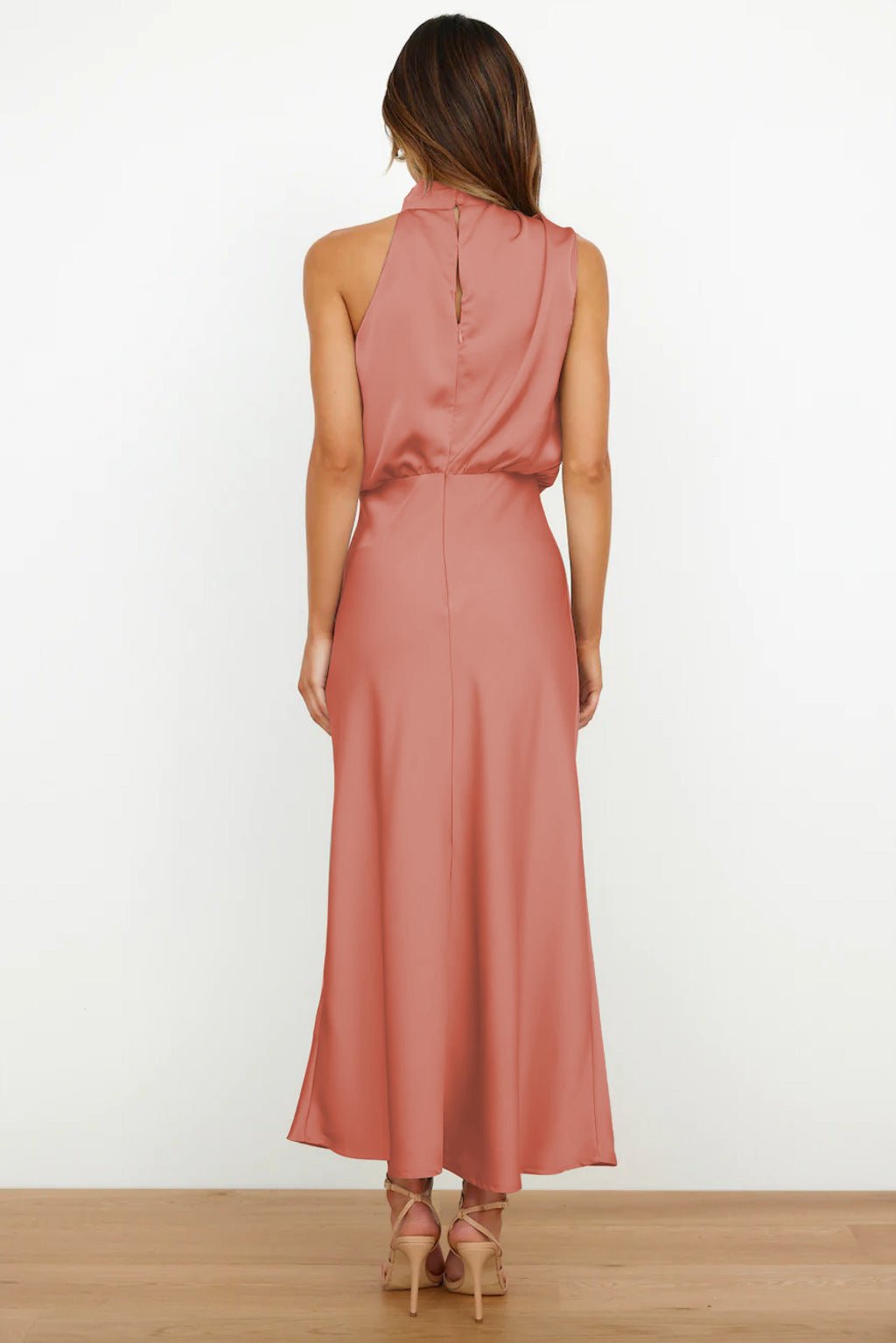 Lydia | Abito lungo con scollatura a halter