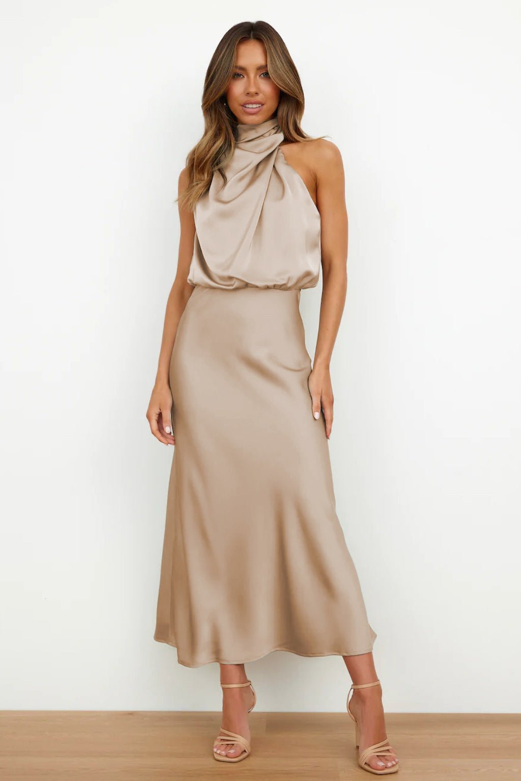 Lydia | Abito lungo con scollatura a halter